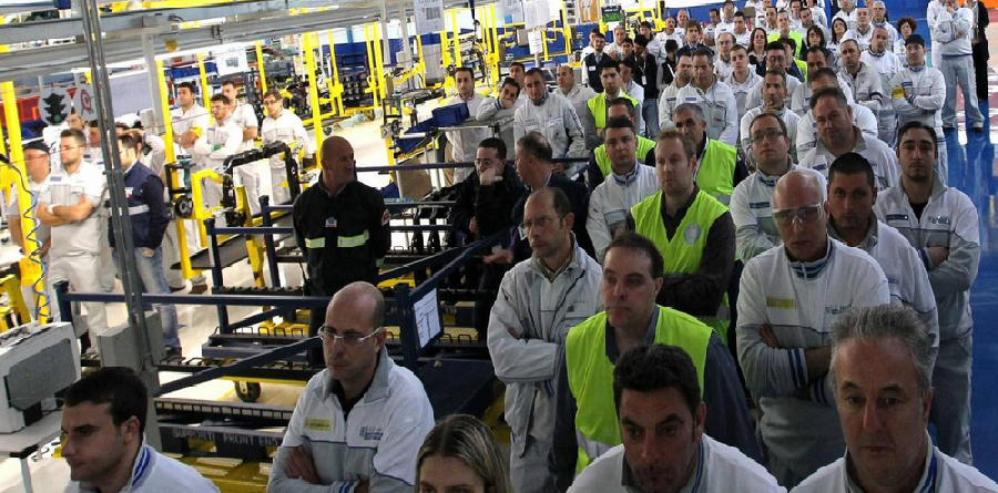 Scioperi spontanei degli operai in fabbrica – la Sinistra quotidiana