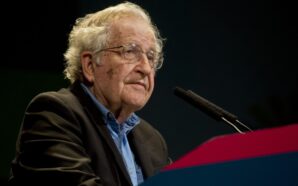 Chomsky: «La diplomazia cinese fa paura agli Usa, non vogliono…