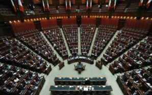 Rafforzare un parlamento indebolito la prima grande riforma