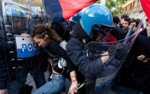 «Fuori la guerra dalla Sapienza»: studenti caricati dalla polizia